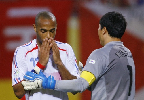 Who will Book Place in Last 16? ảnh 1