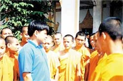 Nhà sư làm Bí thư Đoàn ảnh 2 Nhà sư làm Bí thư Đoàn ảnh 2