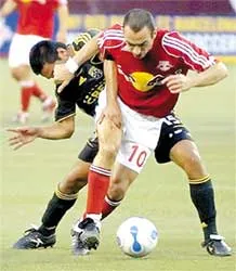 Djorkaeff bị bắt giữ