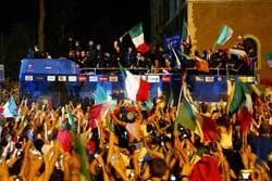 Các câu lạc bộ Ý trong cơn bão Calciopoli ảnh 1 Các câu lạc bộ Ý trong cơn bão Calciopoli ảnh 1
