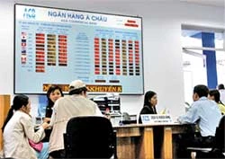 Gửi VNĐ hay USD có lợi?