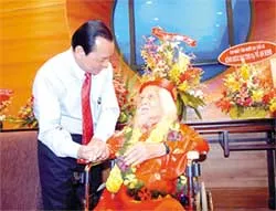 Mừng đại thọ nghệ sĩ nhiếp ảnh Võ An Ninh 100 tuổi