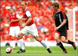 Bergkamp không hẹn ngày trở lại với bóng đá ảnh 1 Bergkamp không hẹn ngày trở lại với bóng đá ảnh 1