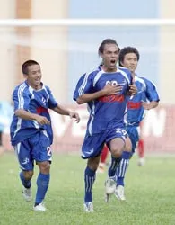 Vòng 23 giải hạng Nhất quốc gia Alphanam Fuji 2006 (ngày 2-8) ảnh 2 Vòng 23 giải hạng Nhất quốc gia Alphanam Fuji 2006 (ngày 2-8) ảnh 2
