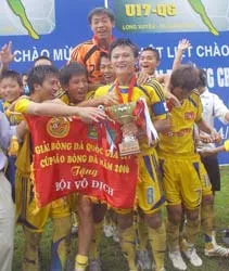 SLNA bảo vệ thành công chức vô địch ảnh 1 SLNA bảo vệ thành công chức vô địch ảnh 1