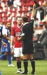 ROONEY CÓ THỂ BỊ TREO GIÒ 3 TRẬN ảnh 1 ROONEY CÓ THỂ BỊ TREO GIÒ 3 TRẬN ảnh 1