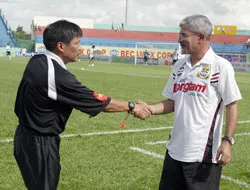 Cả ông Thắng lẫn ông Calisto đều cười ảnh 2 Cả ông Thắng lẫn ông Calisto đều cười ảnh 2