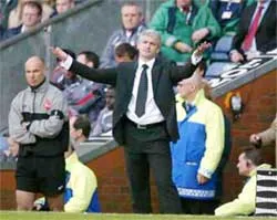 Mark Hughes mơ được thay thế Alex Ferguson ảnh 1 Mark Hughes mơ được thay thế Alex Ferguson ảnh 1