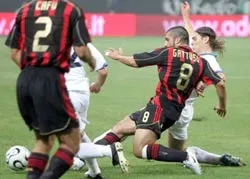 Milan lo lắng trận lượt về với Red Star ảnh 1 Milan lo lắng trận lượt về với Red Star ảnh 1