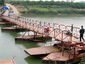 Pontoon Bridges Link Local Communes ảnh 2 Pontoon Bridges Link Local Communes ảnh 2