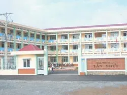 Gần 700 HS không còn đi học nhờ