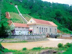 Nhà máy thủy điện thành sản phẩm du lịch