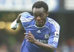 Mourinho hài lòng với phong độ Essien ảnh 1 Mourinho hài lòng với phong độ Essien ảnh 1