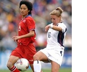 Powers Collide in Opener ảnh 1