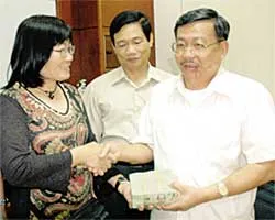 Cả nước chung tay khắc phục hậu quả bão số 6 ảnh 3 Cả nước chung tay khắc phục hậu quả bão số 6 ảnh 3