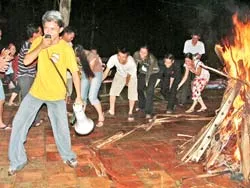 Vận động cùng “team building”