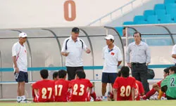 Cần công bằng hơn với A. Riedl ảnh 1 Cần công bằng hơn với A. Riedl ảnh 1