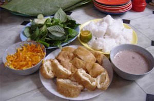 Hanoians Back into Shrimp Paste Despite Lingering Threats of Diarrhea, Cholera ảnh 1 Hanoians Back into Shrimp Paste Despite Lingering Threats of Diarrhea, Cholera ảnh 1