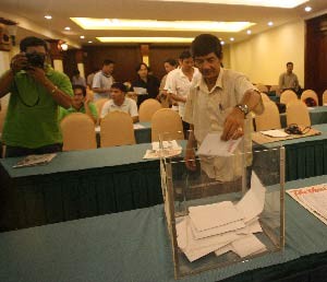 Poll Opens to Select Favorite Coaches, Athletes ảnh 1