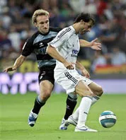 Với phong độ của Nistelrooy, Real sẽ vượt qua Gimnastic. Với phong độ của Nistelrooy, Real sẽ vượt qua Gimnastic.