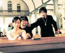 “Cảnh sát ma cà rồng” và “Cú click huyền bí”