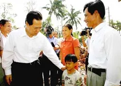 Không để dân đói, doanh nghiệp phá sản