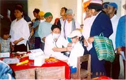Khám bệnh và phát thuốc miễn phí