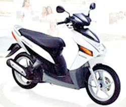 Sôi động thị trường xe máy tay ga hạng trung
