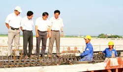 Các công trình giao thông trọng điểm gặp khó khăn lớn về vốn