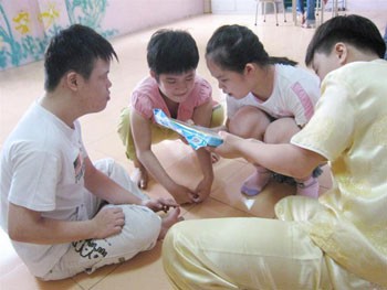 Austitic children at Sao Mai center where to treat such children Austitic children at Sao Mai center where to treat such children