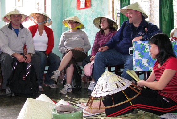 Hue’s One-Hand Conical Hat Brand ảnh 2 Hue’s One-Hand Conical Hat Brand ảnh 2