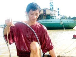 “Rái cá” ở hai vùng sóng