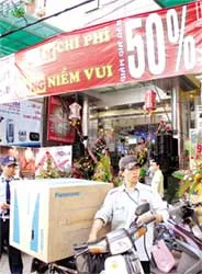 Mua một nhưng phải trả tiền... trọn gói!