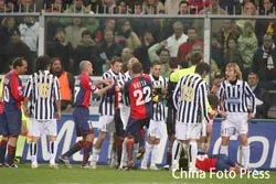 Nedved dọa giải nghệ ảnh 1 Nedved dọa giải nghệ ảnh 1