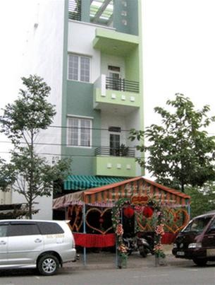 Midfielder Tai Em buys the house on his earnings(Photo:TTO) Midfielder Tai Em buys the house on his earnings(Photo:TTO)