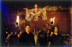 Diễn viên - người mẫu Ngô Mỹ Uyên trở thành ảo thuật gia