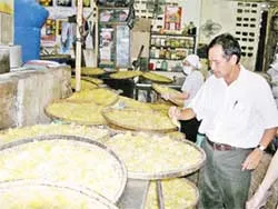 Bài 1: Hoa mắt vì phẩm màu, phụ gia…! ảnh 2 Bài 1: Hoa mắt vì phẩm màu, phụ gia…! ảnh 2