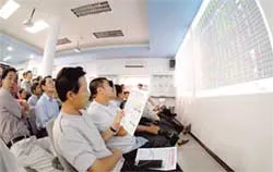 Chiếc dù căng gió