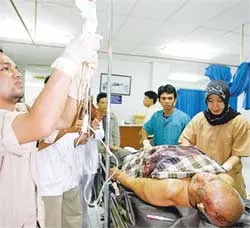 Hàng trăm người thiệt mạng ảnh 2 Hàng trăm người thiệt mạng ảnh 2