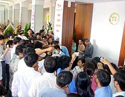 Khai mùa tăng vốn...