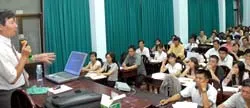 Đua nhau học... chứng khoán ảnh 2 Đua nhau học... chứng khoán ảnh 2