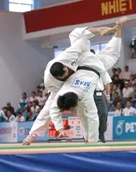 HLV Judo làm loạn! ảnh 1 HLV Judo làm loạn! ảnh 1