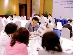 “Khám và bốc thuốc” cho phù hợp ảnh 2 “Khám và bốc thuốc” cho phù hợp ảnh 2