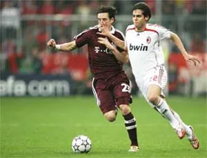 AC Milan và Liverpool vào bán kết