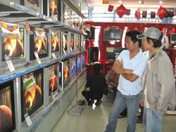 Giá tivi đang giảm mạnh