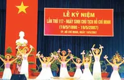 Chủ tịch Hồ Chí Minh là linh hồn, là ngọn cờ chói lọi lãnh đạo toàn Đảng, toàn dân ta ảnh 2 Chủ tịch Hồ Chí Minh là linh hồn, là ngọn cờ chói lọi lãnh đạo toàn Đảng, toàn dân ta ảnh 2