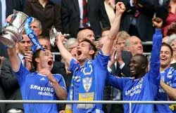 Drogba và 4 phút định mệnh