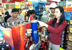Rượu ngoại: Trả tiền thật, uống rượu dỏm