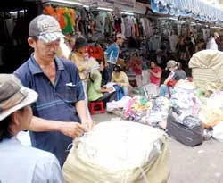 Đầu mối xuất hàng may mặc giá rẻ