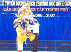 “Hiện tượng” Trường Nguyễn Du- Gò Vấp